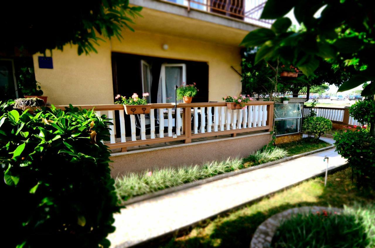 Apartman Darja Umag Exteriör bild